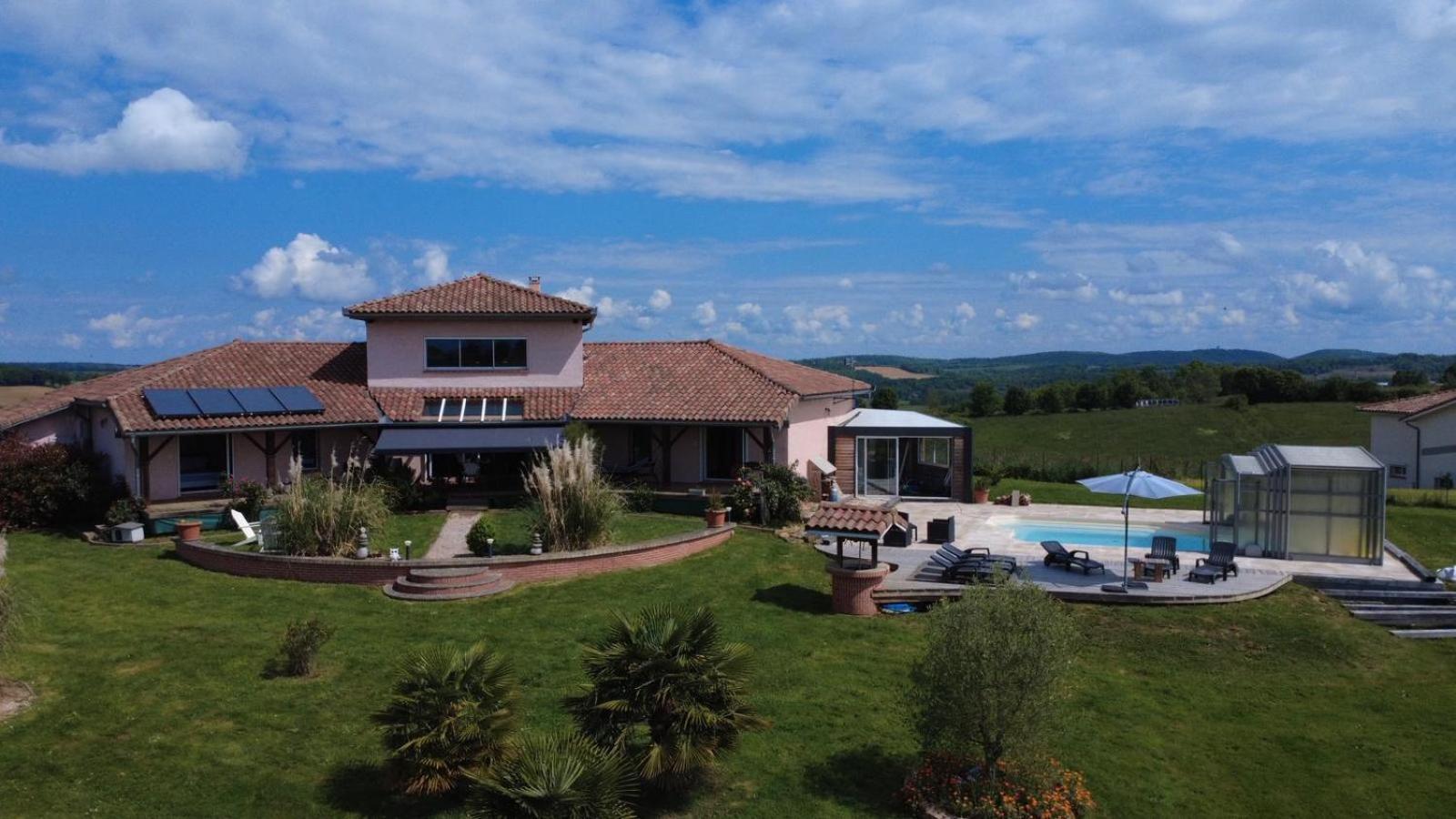 Villa Aux Portes Des Pyrenees Saint Gaudens Exterior photo